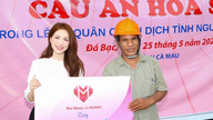 La cantante Hoa Minzy construye un puente comunitario como regalo para los habitantes de Ca Mau.