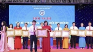 GURU NGUYEN THI THU TRANG – NYALA DEDIKASI YANG MENERANGI PENGETAHUAN DI SEKOLAH ASRAMA TUAN GIAO