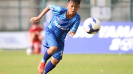'Kha Coi' mengejar kerjaya dalam bola sepak, impian untuk menjadi bintang dari perkampungan pesisir pantai Tam Xuan.
