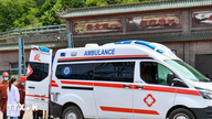 Passagerbus kører ind i lastbil og dræber 13 mennesker i Kina.