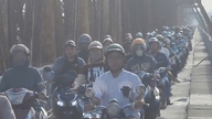 Most Long Bien je nyní otevřen pro dopravu, čímž se ulevilo přibližně 70 % motocyklové dopravy, která byla dříve odkloněna z mostu Chuong Duong.