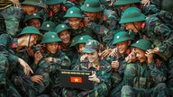 Buenas noticias para quienes deseen unirse al Ejército Popular de Vietnam: aquellos con excelentes calificaciones universitarias pueden ser ascendidos a Teniente Primero.