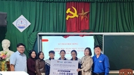 Nghe An- og Ha Tinh-provinserne modtager 70% støtte til studieafgifter for IELTS og online kommunikationskurser fra V-Skill Foreign Language Development Fund.