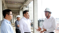 Les dirigeants de la province de Lam Dong inspectent l'avancement des travaux de construction d'écoles dans 5 communes frontalières.