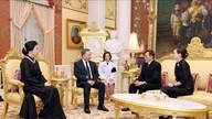 Generalsekretær og præsident To Lam og hans kone mødtes med kong Maha Vajiralongkorn og Thailands dronning.