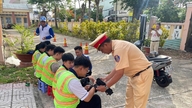 Membina Phu Quoc (An Giang) menjadi zon ekonomi khas model dari segi keselamatan, ketenteraman, dan tamadun bandar.
