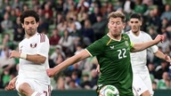 Irlanti voitti Qatarin niukasti 1-0 kiihkeässä ottelussa Avivassa, jossa nähtiin kaksi punaista korttia.