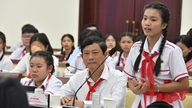 Questões relacionadas à segurança alimentar levam estudantes da cidade de Ho Chi Minh a se manifestarem, propondo um surpreendente "rótulo que muda de cor".