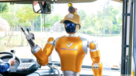 Robot humanoid VinDynamics menjalani ujian dunia sebenar di Phu Quoc.