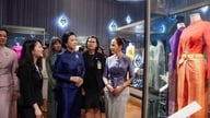 Rouva Ngo Phuong Ly vierailee museossa Bangkokissa.