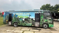 At bringe hele "dyrelivet" ombord på tre teknologisk udstyrede busser i Ninh Binh.