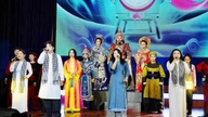 At bringe Cai Luong (vietnamesisk traditionel opera) tættere på unge mennesker.