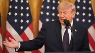Trump annoncerer ophævelse af flådeblokade og sætter en 'ikke-nuklear' betingelse for Iran.