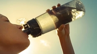 3 häufige Fehler, die Menschen beim Trinken von Erfrischungsgetränken machen.