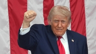 Trumps helbredsstatistikker offentliggjort: Tog 6 kilo på på et år, men klarede sig generelt rigtig godt.