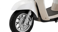 Experience the 16.5 million VND electric motorbike sold in Vietnam: neo-classical design, 80km range per charge, cheaper than the Wave Alpha – ladies will love it at first sight!