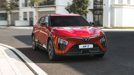 VinFast VF 7は、美しくパワフルなだけでなく、オーナーにランニングコストのことを「忘れさせてくれる」。