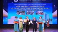 EVNHCMC è stata premiata in occasione della cerimonia di premiazione 2026 per i risultati raggiunti nella trasformazione digitale del Vietnam.
