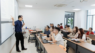 تُجرى استثمارات رئيسية لإنشاء جامعات عالمية المستوى في المنطقة الجنوبية الشرقية من فيتنام، بهدف إنشاء جامعات على مستوى آسيا.