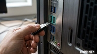 Hvilken port skal jeg tilslutte, når min computer har to blå USB-porte?