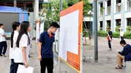 Nesten 17 000 kandidater tok opptaksprøven til spesialiserte 10. klasse i Hanoi.