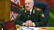 Den hviderussiske præsident reagerer på trusler fra Ukraine.