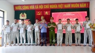 Quang Ninh: Presidentin vuoden 2026 armahdusmääräyksen julkistaminen.