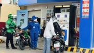 ホーチミン市でE10ガソリンの販売が初日から開始：住民は新しい燃料を体験し始める。