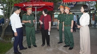 Autoritățile din orașul Ho Chi Minh verifică locația presupusă a unei gropi comune cu soldați căzuți în picioare în Parcul Le Thi Rieng.