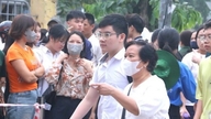 Hanoi High School for Giveted Students in Natural Sciences offentliggør resultaterne af adgangsprøven for 10. klasse.