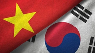 Bilangan pelajar yang belajar di luar negara di Korea Selatan dan China semakin meningkat dengan mendadak.