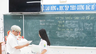 Kota Ho Chi Minh mengumumkan soal dan jawaban ujian masuk kelas 10.
