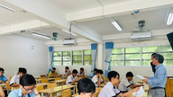 Guru-guru meramalkan sedikit peningkatan dalam skor peperiksaan matematik gred 10.