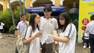 Ho Chi Minh City: Tran Dai Nghia Skole offentliggør facitlisten til adgangsprøven til 6. klasse.