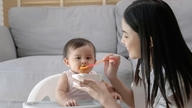 Mengapa para ibu dari Generasi Z benar-benar mengubah cara mereka memperkenalkan makanan padat kepada bayi mereka?