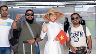 Tuomalla kartiomaisia ​​hattuja ja perinteisiä vietnamilaisia ​​mekkoja Thaimaahan Van Pham toivoo edistävänsä vietnamilaista matkailua.