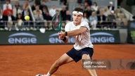 Jakub Mensik نے Joao Fonseca کو 3-0 سے شکست دے کر رولینڈ گیروس کے سیمی فائنل میں جگہ بنا لی۔