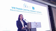 The State Securities Commission introduces the capital market development policy in Singapore.