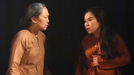 Трупа Huynh Long Cai Luong підтримує Дінь Фонга, молодого автора з трупи, з «Dieu Oi» (О, повітряний змій).