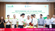 Vietcombank allekirjoitti sopimuksen kotitalousyritysten tukemisesta niiden muutoksessa.