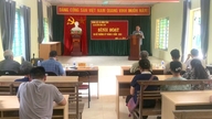 Nong Thanh Tung, șeful Departamentului de Propagandă și Mobilizare în Masă al Comitetului Provincial al Partidului, a participat la o întâlnire la filiala partidului din cătunul Dong Son, comuna Minh Tam.