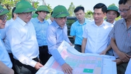 O secretário do Comitê Provincial do Partido de Thanh Hoa, Le Duc Thai, declarou: "Resolva com firmeza os projetos pendentes e libere recursos para o desenvolvimento."