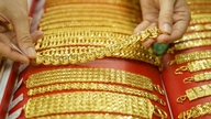 Oggi, 3 giugno, i prezzi dell'oro hanno registrato un forte calo su tutta la linea.