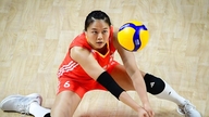中国女子バレーボールチームは、スーパー大会の開幕戦でまさかの敗北を喫した。