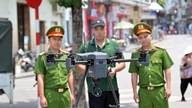 La police d'Hanoï teste des drones de surveillance aérienne dotés d'intelligence artificielle.