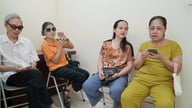 Cursurile de inteligență artificială îi ajută pe persoanele cu deficiențe de vedere din Thanh Xuan să devină mai încrezătoare în tehnologie.