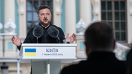 Den ukrainske presidenten er uvillig til å «stå i kø» for å få hjelp fra USA, og er derfor klar til å forhandle direkte med Russland, og oppfordrer Europa til å øke hastigheten på bistanden.