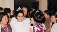 Zbliżenie na ślub stulecia aktorki Tham Thuy Hang i doktora Nguyen Xuan Oanh w Sajgonie.