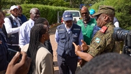 WHO-direktøren indrømmer, at ebola-indsatsstyrkerne stadig 'bliver efterladt'.
