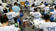 Hinter den Kulissen der stressigsten Highschool-Abschlussprüfungen Asiens.